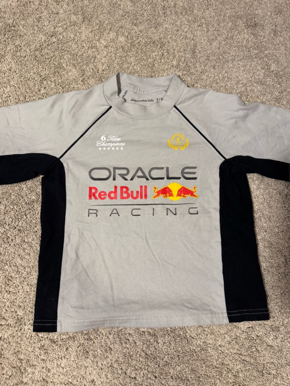 abercrombie kids Formula 1 Gray and Black Oracle Red Bull Racing Tee Size 5/6